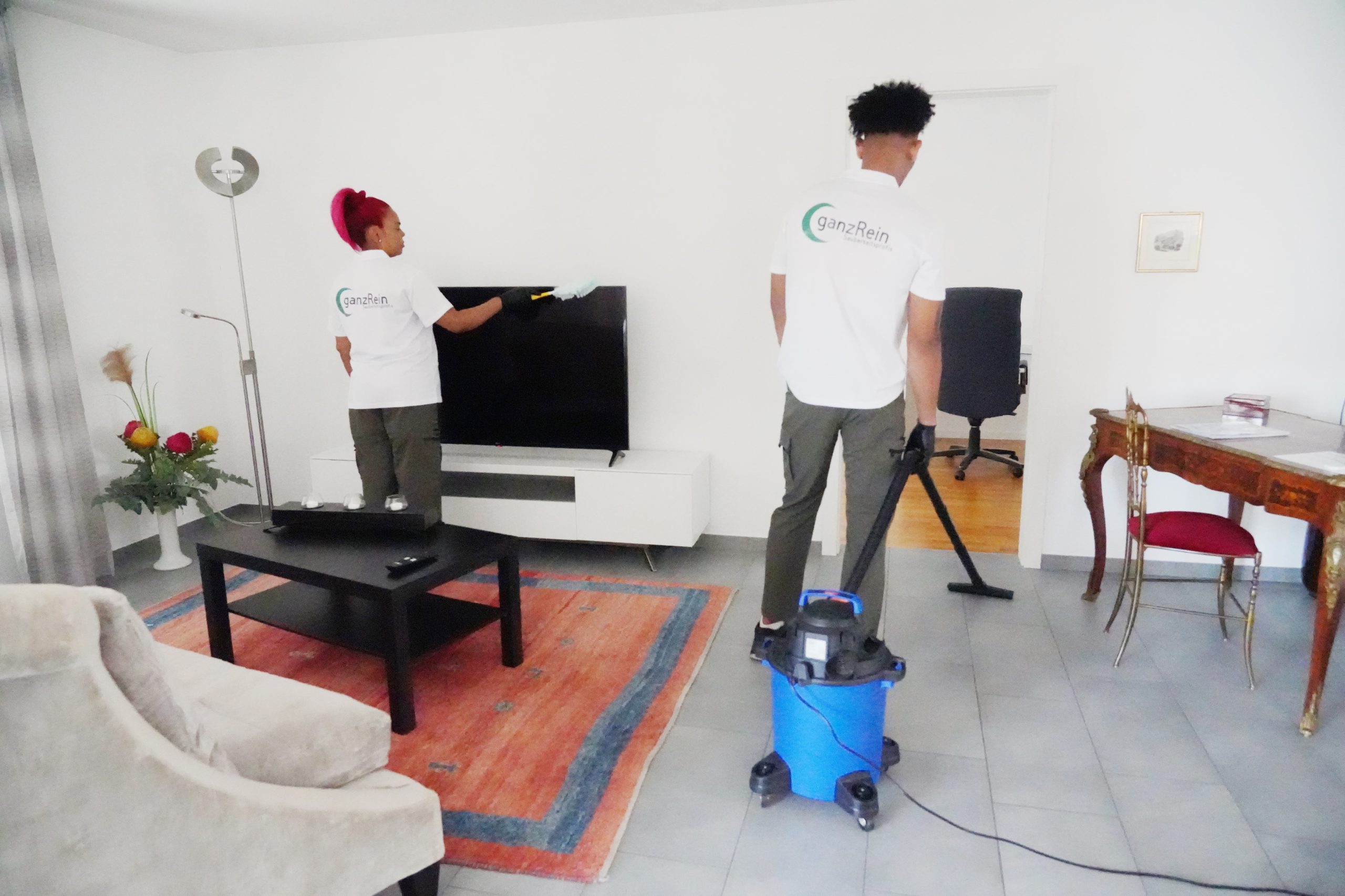 Professionelle Reinigungsfirma für Büro- und Wohnungsreinigung