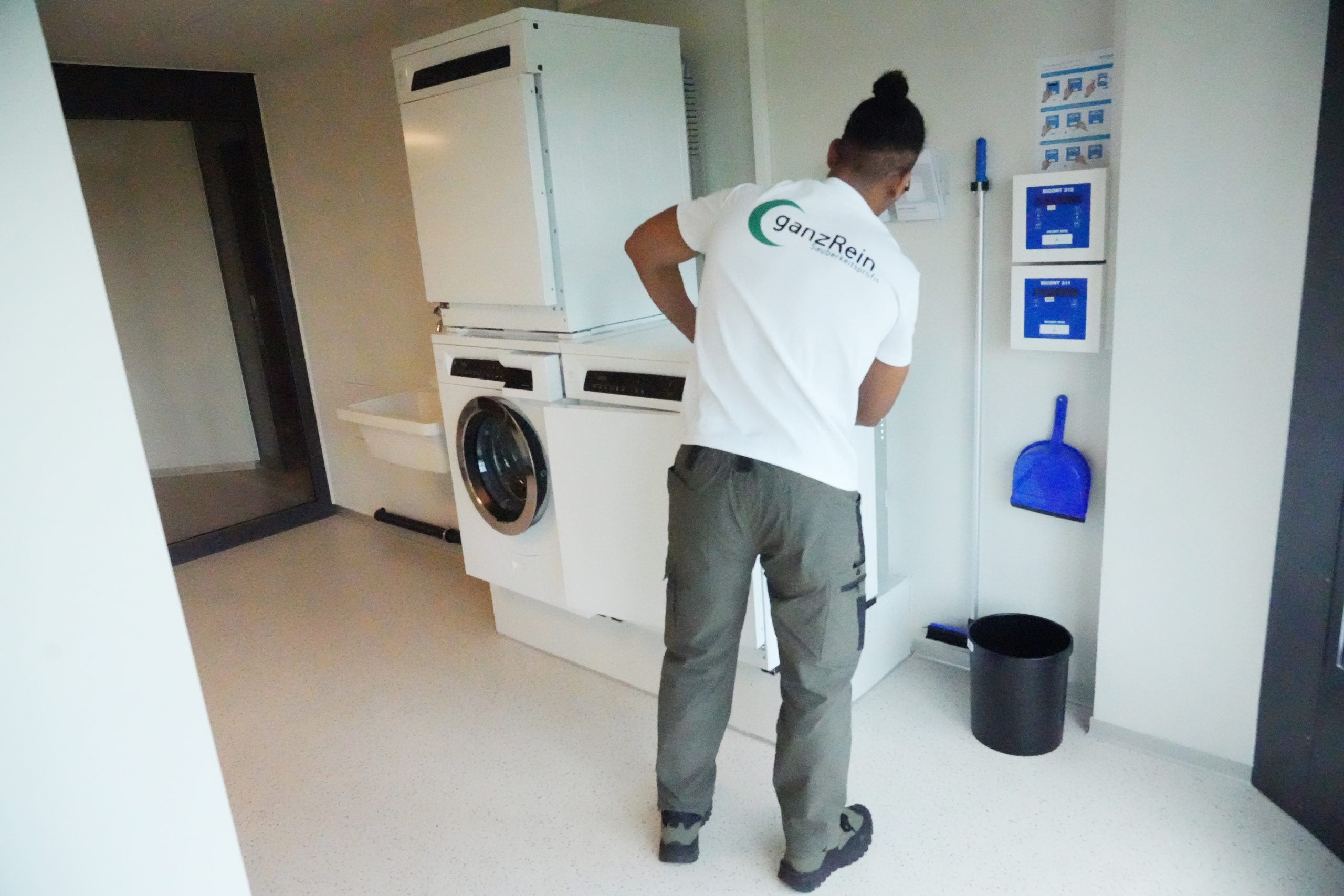 ganzRein reinigt einen sensiblen medizinischen Bereich im Rahmen einer Spezialreinigung mit zertifizierten Reinigungsmitteln.