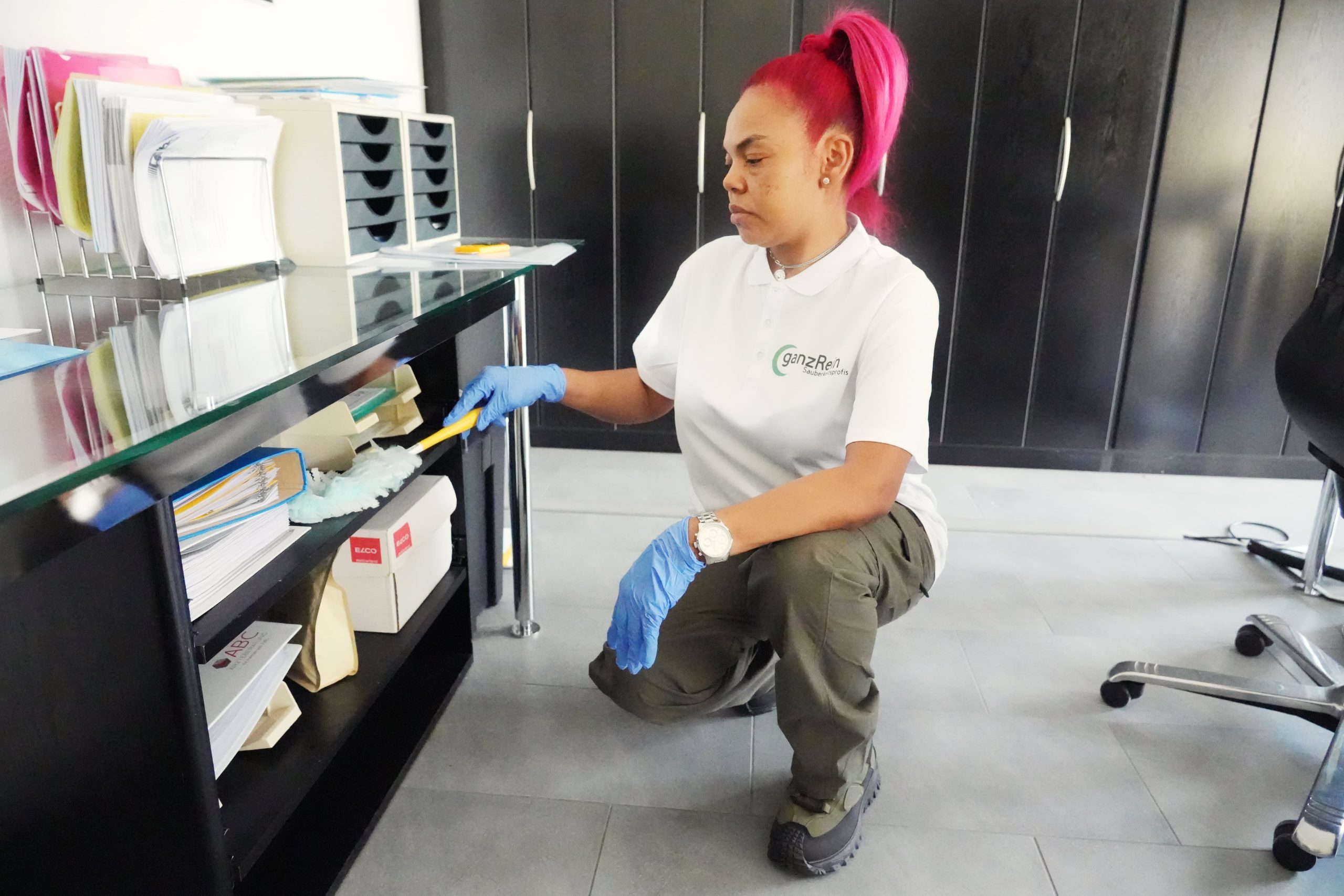 Professionelle Büroreinigung in Bern – Saubere Arbeitsplätze und hygienische Schreibtische